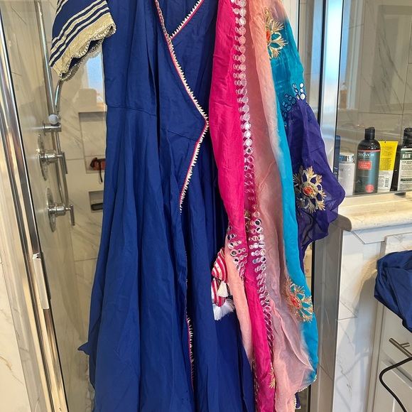 Indian dress for women - Picture 2 of 4